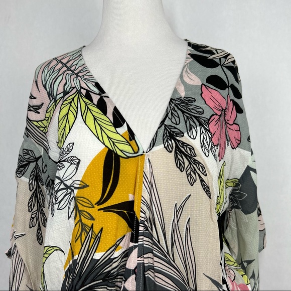 Lovestitch Flor V neck Women’s Front Tie knot Short sleeve Top Size Small - Picture 2 of 7